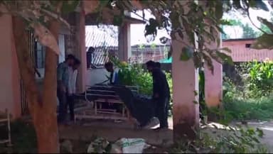 गुमला: सड़क दुर्घटना में पुगु चंपानगर के समीप आंजन के पूर्व मुखिया के पुत्र की मौत के बाद शव का हुवा पीएम