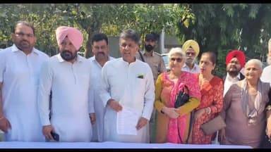 ਐਸਏਐਸ ਨਗਰ ਮੁਹਾਲੀ: ਵਾਰਡ ਨੰ 36 ਸੈਕਟਰ 70 ਮੋਹਾਲੀ ਦੇ ਵਸਨੀਕਾਂ ਨਾਲ ਐਮਪੀ ਮਨੀਸ਼ ਤਿਵਾਰੀ ਵਲੋਂ ਗੱਲਬਾਤ ਕੀਤੀ ਤੇ ਪ੍ਰਮੋਦ ਕੁਮਾਰ ਮਿੱਤਰਾ ਐਮ.ਸੀ. ਹਾਜਰ ਰਹੇ