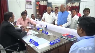 दुर्ग: मुख्यमंत्री भूपेश बघेल ने कलेक्ट्रेट पहुंचकर पाटन विधानसभा सीट से नामांकन जमा किया