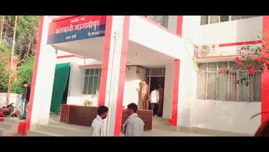 मऊरानीपुर: जुआ खेल रहे ट्रैक्टर एजेंसी के पीछे से मऊरानीपुर कोतवाली पुलिस ने पांच लोगों को किया गिरफ्तार