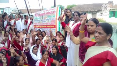 नासरीगंज: प्रखंड मुख्यालय के समीप आंगनबाड़ी कर्मियों ने अपनी पांच सूत्री मांगों के समर्थन में सीडीपीओ कार्यालय के समक्ष धरना दिया।