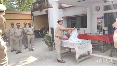 बिधूना: ऐरवाकटरा थाना प्रभारी ने राष्ट्रीय एकता दिवस पर मिल जुल कर साथ रहने की दिलाई शपथ