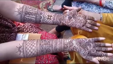 मुज़फ्फरनगर: लव जिहादियों से बचाव के लिए शिव चौक पर विश्व हिंदू परिषद एवं बजरंग दल ने लगाया मेहंदी कैंप, महिलाओं को किया जागरूक