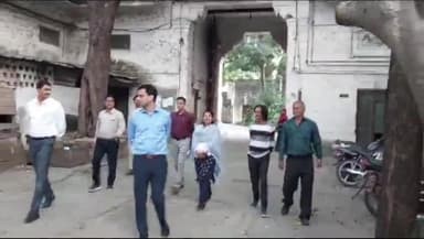 गिर्वा: गवर्नमेंट प्रेस किशनपोल पहुंचे जिला निर्वाचन अधिकारी ने चुनाव से जुड़ी व्यवस्थाओं का लिया जायजा