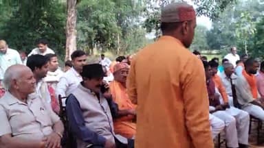 मड़ियाहू: मडियाहू के गौरा में मनाई गई सरदार वल्लभ भाई पटेल की 148 में जयंती सांसद बीपी सरोज ने किया नमन।