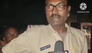 जलालगढ़: कस्बा के बनैली पंचायत में ग्रामीणों ने मोटरसाइकिल चोर को पकड़कर किया पुलिस के हवाले।