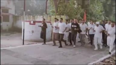 हरदोई: स्टेडियम से पुलिस लाइन तक पुलिस कर्मियों ने लगाई दौड़, राष्ट्रीय एकता दिवस पर रन फॉर यूनिटी का किया गया आयोजन