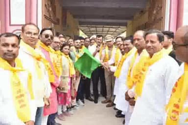 उरई: सरदार वल्लभ भाई पटेल की जयंती पर उरई शहर में  जिलाधिकारी व पुलिस अधीक्षक सहित जनप्रतिनिधियों ने निकाली रैली