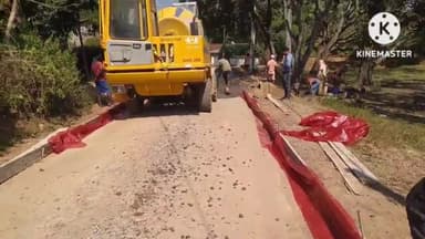 घाघरा: नवनी से आदर तक बन रही सड़क के निर्माण कार्य का प्रखंड प्रमुख ने किया निरीक्षण, अनियमितता का आरोप