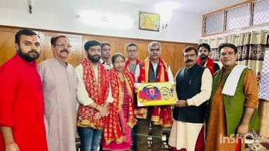 ज्वालामुखी: ज्वालामुखी विधायक संजय रतन ने परिवार सहित मां नैना देवी मंदिर में टेका माथा