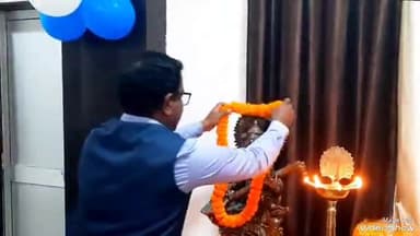 मिर्ज़ापुर: यातायात के नियमों का पालन कर बचाई जा सकती है कई जिंदगियां, पुलिस लाइन में यातायात माह के शुभारंभ पर बोले आयुक्त