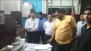 करहल: बिना पंजीकृत डॉक्टरों पर करहल में उप जिलाधिकारी गोपाल शर्मा एवं स्वास्थ्य विभाग ने की छापेमारी