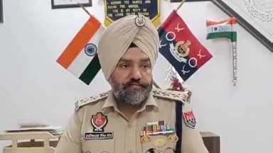 ਐਸਏਐਸ ਨਗਰ ਮੁਹਾਲੀ: ਸੈਕਟਰ 82 ਵਿਖੇ 400 ਰੁਪਏ ਨੂੰ ਲੈ ਕੇ ਟਰੱਕ ਡਰਾਈਵਰ ਦਾ ਕੀਤਾ ਗਿਆ ਕਤਲ, ਸੈਕਟਰ 79 ਦਫਤਰ ਵਿਖੇ ਡੀਐਸਪੀ ਸਿਟੀ 2 ਹਰਸਿਮਰਨ ਨੇ ਦਿੱਤੀ ਜਾਣਕਾਰੀ