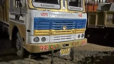 झालरापाटन: खनिज विभाग ने रुंडजी एंव पिपलिया में कोटा स्टोन के 6 ओवरलोड ट्रकों को सीज कर 7 लाख 18 हजार रुपये की बनाई पेनल्टी