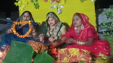 करछना: शहर के विभिन्न स्थानों में धूमधाम से संपन्न हुआ करवा चौथ का पर्व,सुहागिन महिलाओं ने चांद का दीदार कर तोड़ा निर्जला व्रत