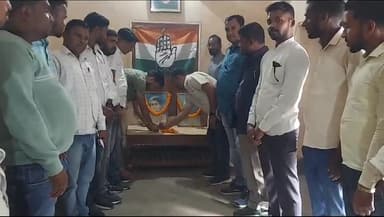 लातेहार  में यूवा कोंग्रेस द्वारा इंद्रा गांधी,सरदार पटेल जी का पून्य तिथि मनाया गया , सामिल आफताब,अमित,साजिद और अन्य