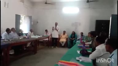 बांका: कांग्रेस जिलाध्यक्ष ने सार्वजनिक डिग्री कॉलेज समुखिया मोड़ में मतदाता सूची में नाम जोड़ने को लेकर किया प्रेरित