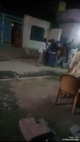 मिर्ज़ापुर: कंतित मजार के पीछे पटाखा बजाने को लेकर हुए विवाद में एक समुदाय के लोगों ने दो युवकों को पीटा, वीडियो वायरल