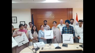 ਐਸਏਐਸ ਨਗਰ ਮੁਹਾਲੀ: ਸੈਕਟਰ 76 ਦਫਤਰ ਵਿੱਚ ਏਡੀਸੀ (ਪੇਂਡੂ ਵਿਕਾਸ) ਸੋਨਮ ਚੌਧਰੀ ਨੇ ਮਾਈਂਡਸਪਾਰਕ ਵੱਲੋਂ ਅਪਣਾਏ ਸਕੂਲਾਂ ਨੂੰ ਲੈਪਟਾਪ ਅਤੇ ਕੰਪਿਊਟਰ ਸੈੱਟ ਸੌਂਪੇ