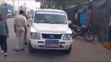 धनबाद/केंदुआडीह: नगर निगम ने रणधीर वर्मा चौक से IIT ISM गेट तक अतिक्रमण की दुकानों से वसूला फाइन, अवैध कब्जा खाली करने की दी हिदायत