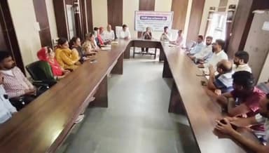 रतिया: नगर पालिका रतिया कार्यलय में विकास कार्यों को लेकर हुई बैठक