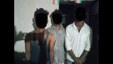 पूर्णिया पूर्व: शास्त्री नगर में हुई चोरी मामले में पुलिस ने चोरी की समान के साथ तीन युवक को बक्सा घाट  से किया गिरफ्तार