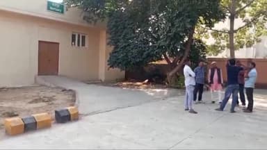 देेेवरिया: लार थाना क्षेत्र के रोपण छपरा में मिला एक व्यक्ति का शव, पुलिस ने शव को भेजा पोस्टमार्टम पुलिस अधीक्षक ने दी जानकारी