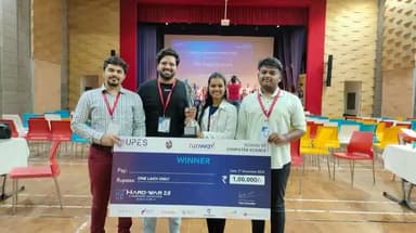 रुचि पाठक एवं उनकी टीम को उत्तराखंड के देहरादून में आयोजित Hackathon में प्रथम स्थान प्राप्त किया !!बहुत- बहुत बधाई !!