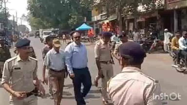 भीकनगांव: खरगोन DM कर्मवीर शर्मा व पुलिस अधीक्षक धर्म से यादव ने बिकन गांव नगर में निकाला फ्लैग मार्च आम जन से की वन टू वन चर्चा