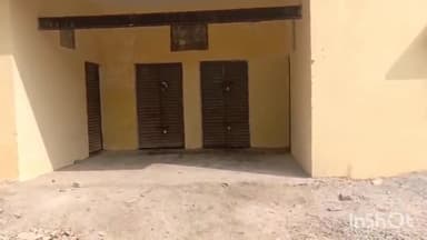 एत्मादपुर: ग्राम धरेरा में यूरिया के लिए किसान परेशान, साधन सहकारी समिति का कार्यालय तय समय पर न खुलने से हुई परेशानी