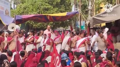 गढ़पुरा: गढ़पुरा प्रखंड की आंगनबाड़ी सेविका और सहायिकाओं ने मुख्यालय के दूसरे दिन के धरने में हुई शामिल