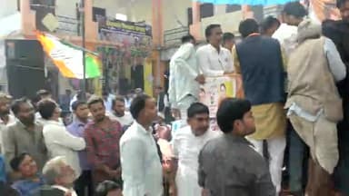 कांग्रेस पार्टी की अधिकृत प्रत्याशी साध्वी रामसिया भारती के समर्थन में घुवारा में विशाल आम सभा को संबोधित कर रही हू l

#विधानसभा_बड़ामलहरा 
Kamal NathIndian NationalCongress -  Madhya PradeshRandeep Singh SurjewalaDigvijaya SinghKa