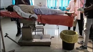 कोडरमा: जिले के सतगावां में  मोटरसाइकिल दुर्घटनाग्रस्त होने से तीन लोग घायल, सदर अस्पताल में इलाज के बाद एक रेफर