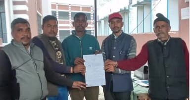 देवाल: कोटेडा को जोड़ने वाले मोटर मार्ग के समरेखण को बदले जाने का ग्रामीणों ने किया विरोध, गोपेश्वर डीएम को सौंपा ज्ञापन