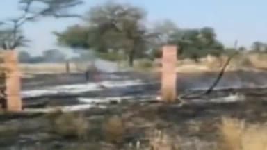 सिणधरी: मुढणों की ढाणी में हाईटेंशन लाइन की तार टूटने से खेत में लगी आग,10 चीणे टूटी व एक पानी की टँकी जली