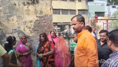 सलोन: सलोन कस्बे के ऊंचाहार रोड स्थित शिव मंदिर के पास गंदगी व मीट की दुकान होने से नाराज दर्जनों महिलाओं ने उप जिलाधिकारी से