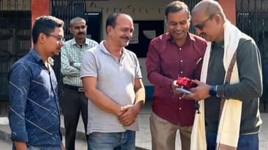 लोहरदगा: सेवा भारती सह जिला मारवाड़ी सम्मेलन ने लोहरदगा के निवर्तमान एसडीओ अरविंद कुमार लाल को किया सम्मानित