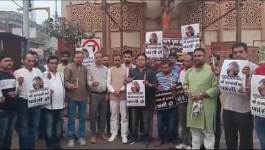 कानपुर: घंटाघर चौराहा पर सुभाष यूथ सोसाइटी के द्वारा कपड़ा कारोबारी के मृतक पुत्र कुशाग्र को दी गई श्रद्धांजलि