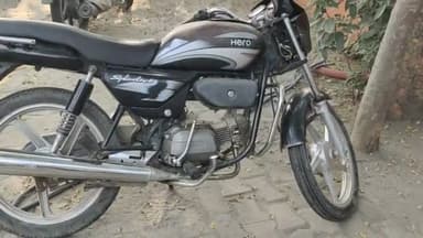 करनाल: सैक्टर 3  से घर जा रहे युवक का फोन छीनकर भागने वाले बदमाश बाइक छोड़कर फरार पुलिस कब्जे में बाइक बदमाशों की तलाश