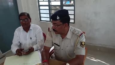 करपी: किंजर थाना परिसर में राजस्व कर्मचारी एवं पुलिस अधिकारी ने जनता दरबार लगाकर 3 भूमि विवादों को सुलझाया