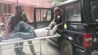 करछना: बरदहा नाले के पास बाइक व स्कूटी सवार की आमने-सामने हुई टक्कर, दोनों घायलों को पहुंचाया गया अस्पताल