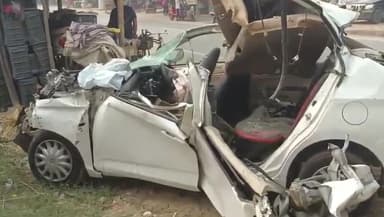 मुरादाबाद: सड़क हादसे में तीन लोगों की मौत अज्ञात वाहन ने मारी कार में टक्कर कार सवार चार लोगों में से तीन की मौत। #tv