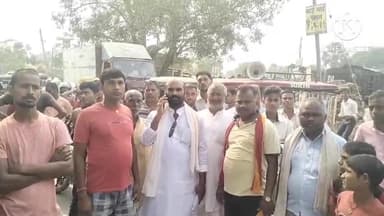 अलौली: अलौली बखरी पथ रहा घंटों जाम बहादुरपुर गांव में ही थाना भवन बनाने का किया मांग