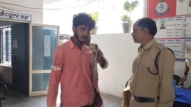 पिछोर: पुलिस ने पनिहारी गांव से एक आरोपी को किया गिरफ्तार जिसके पास से एक रिवाल्वर दो जिंदा कारतूस बरामद किए
