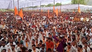 नामांकन पूर्व खचाखच रैली को सम्बोधित करते भावुक हुए चंद्रभान के आंखों से छलक पड़े आंसू।