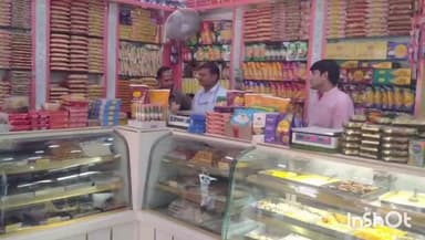 होशंगाबाद नगर: नर्मदापुरम में आगामी त्योहारों के दृष्टिगत खाद्य विभाग ने शहर की अलग-अलग खाद्य प्रतिष्ठानों की जांच की