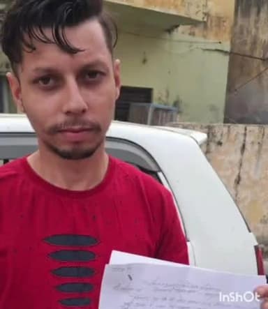 धौलाना: पिलखुवा के मोहल्ला गढ़ी में दिव्यांग युवक के खाते से साइबर ठगों ने निकाले 48 हजार 942 रुपए, पीड़ित ने दी तहरीर