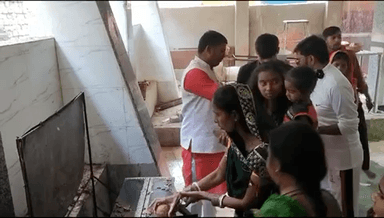 बड़हिया निवासी छोटे भाई #किशन_जी के द्वारा बड़हिया की जीत के लिए माँ जगदम्बा से मन्नतें पूरी होने के बाद ग्यारह नारियल 🥥 फोरकर पूजा सम्पन्न कर सुख समृद्धी ,शांति की मंगलकामना किया॥