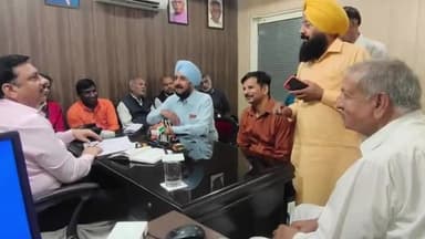 करनाल: प्रेम नगर मुख्यमंत्री आवास पर मुख्यमंत्री के विशेष प्रतिनिधि संजय  ने सुनी लोगों की समस्या समाधान के निर्देश दिए