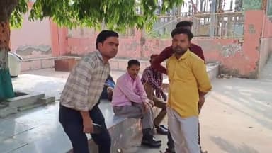 फिरोज़ाबाद: गांव नगला किशन सिंह के पास ट्रक ने बाइक सवार तीन लोगो को रोदा,जिसमे 1व्यक्ति की हुयी मौत,2घायल